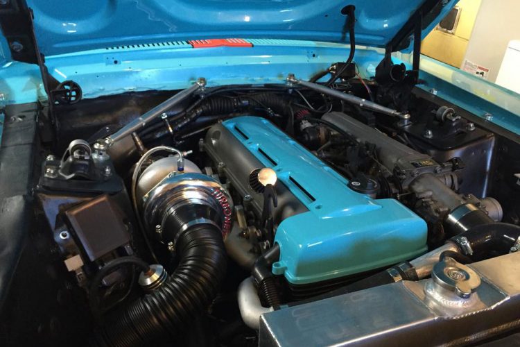Doppelte Herztransplantation: Ford Mustang mit Toyota-Motor