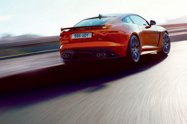 Jaguar F-Type SVR 2016 (2)