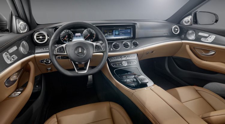 Mercedes E-Klasse Cockpit 2016 (1)
