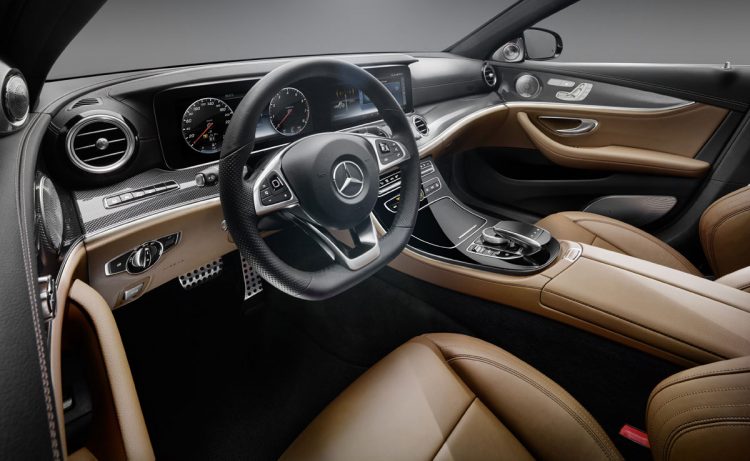 Mercedes E-Klasse Cockpit 2016 (7)
