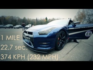 Das Alpha-Tier: Im GT-R in unter 13 Sekunden bis 300 km/h