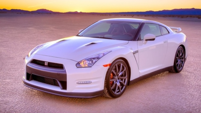 Nissan GT-R 1