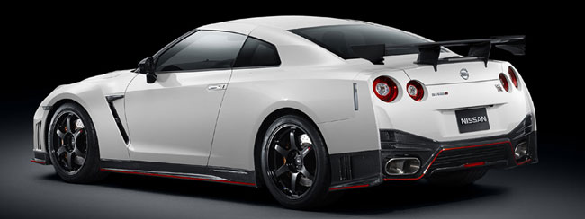 Nissan-GT-R-Nismo-2013-(2)