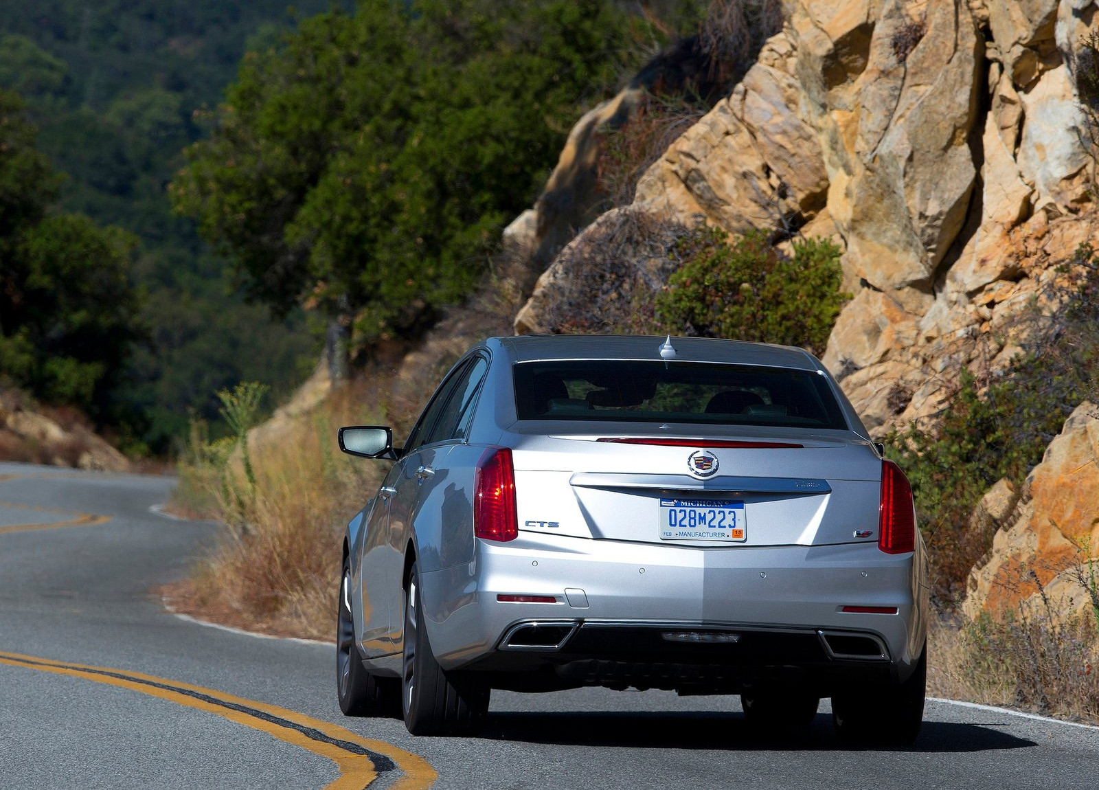 Cadillac-CTS_2014_1600x1200_wallpaper_3a