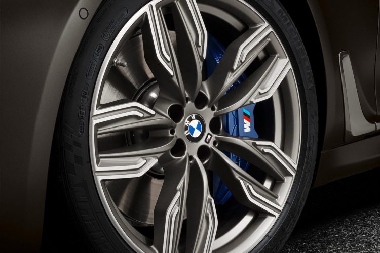 BMW-M760Li_xDrive-(32)