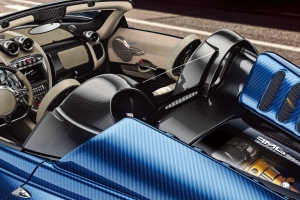Pagani Huayra Roadster 2