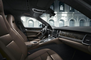 Porsche-Panamera-Turbo-S-Executive-2
