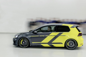 VW-Golf-GTI-Dark-Shine-(22)