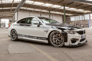 BMW M4 Carbonfiber Dynamics 2016