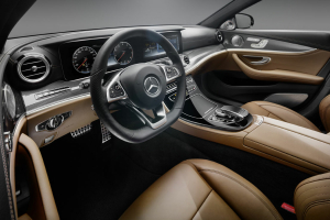 Mercedes E-Klasse W213 Cockpit 2016