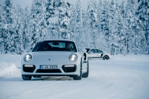 Porsche 911 turbo Wintertest