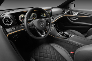 Mercedes E-Klasse W213 Cockpit 2016
