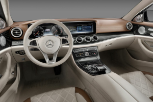 Mercedes E-Klasse W213 Cockpit 2016