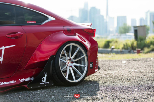 Lexus RC-F: Bodykit Rocket Bunny, Felgen Vossen Wheels