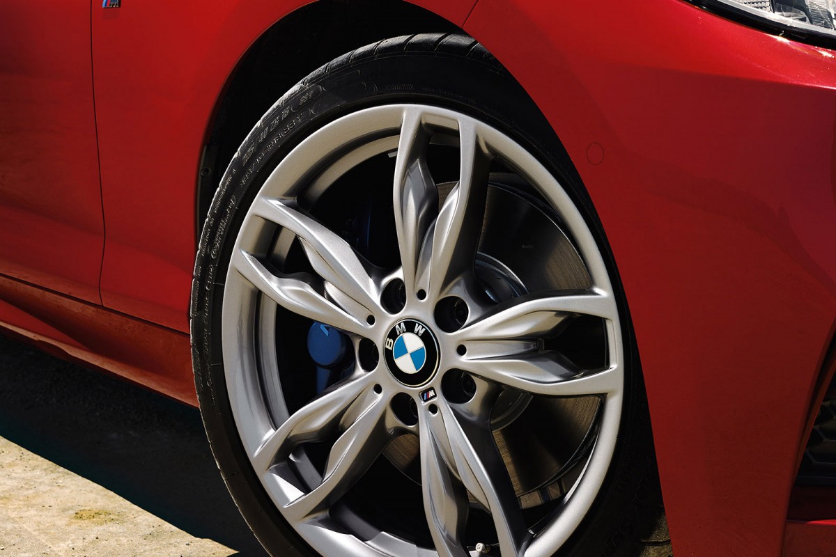 M235i Wall 19