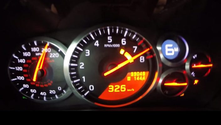 Video: Nissan GT-R Materialmord Alpha 16 GTR Test 70-330 km/h