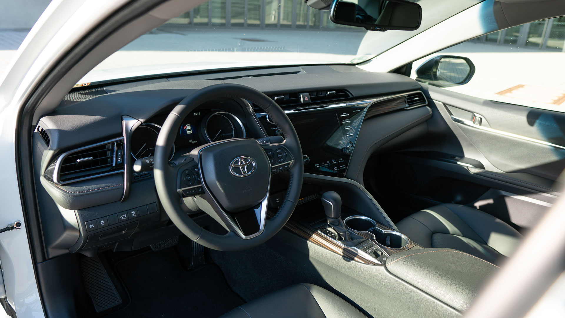 Oberklasse: Toyota Camry Hybrid Executive im Test