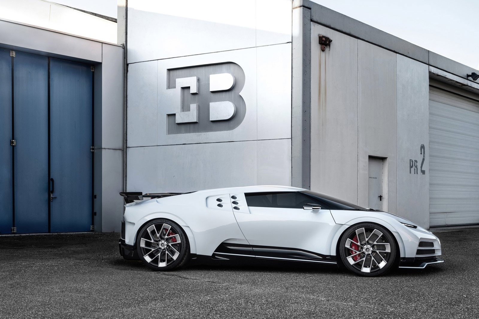 Bugatti Centodieci: Hommage an den Bugatti EB110 (Galerie)