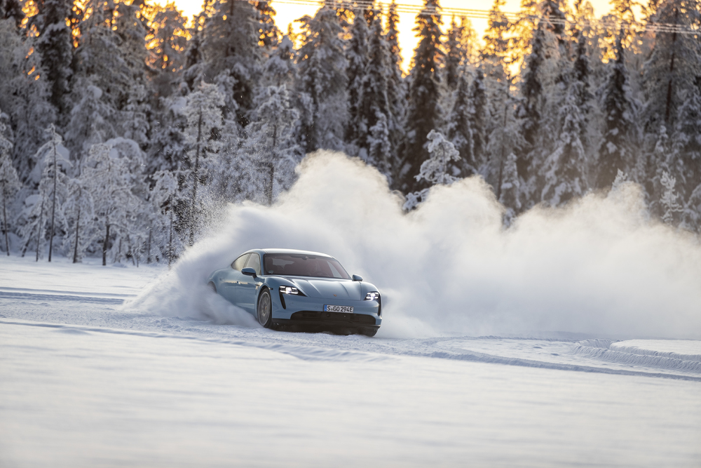 Eiskalter Genuss: Porsche Taycan 4S