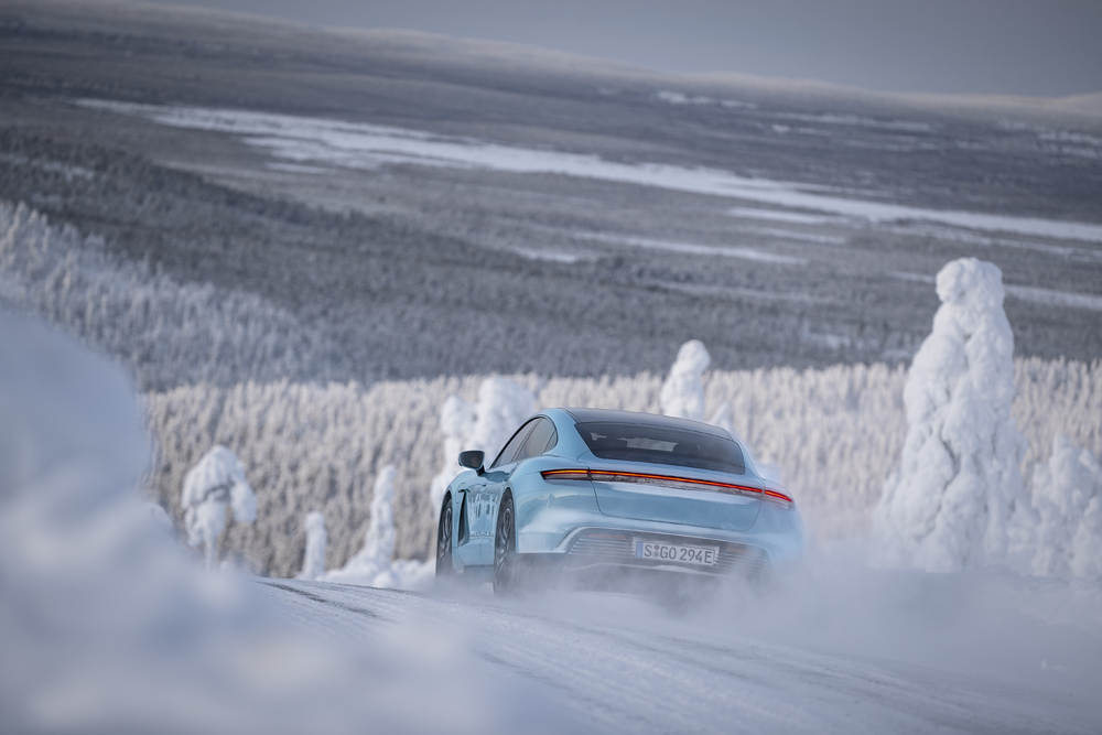 Eiskalter Genuss: Porsche Taycan 4S