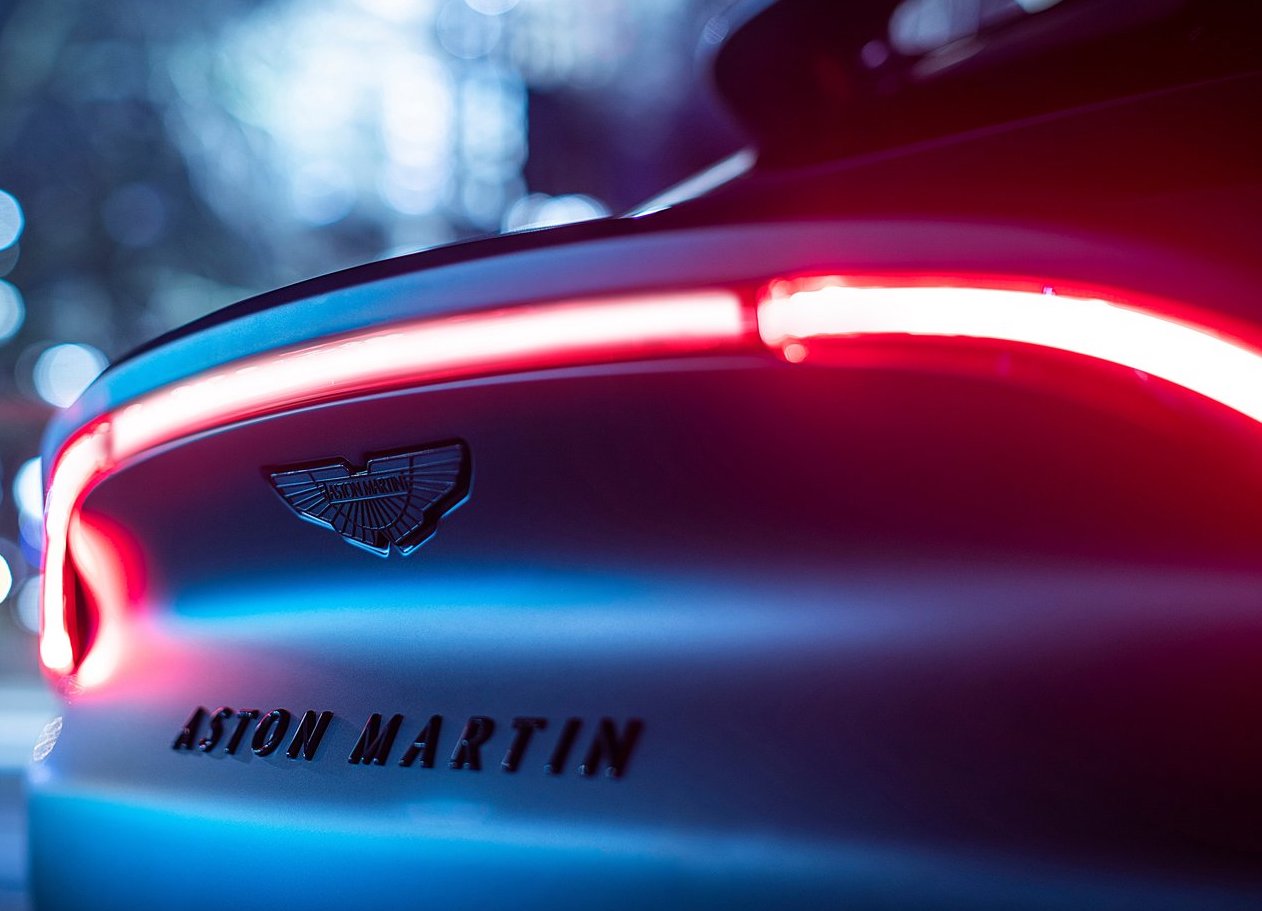 Dunkle Seite: Aston Martin DBX by Q