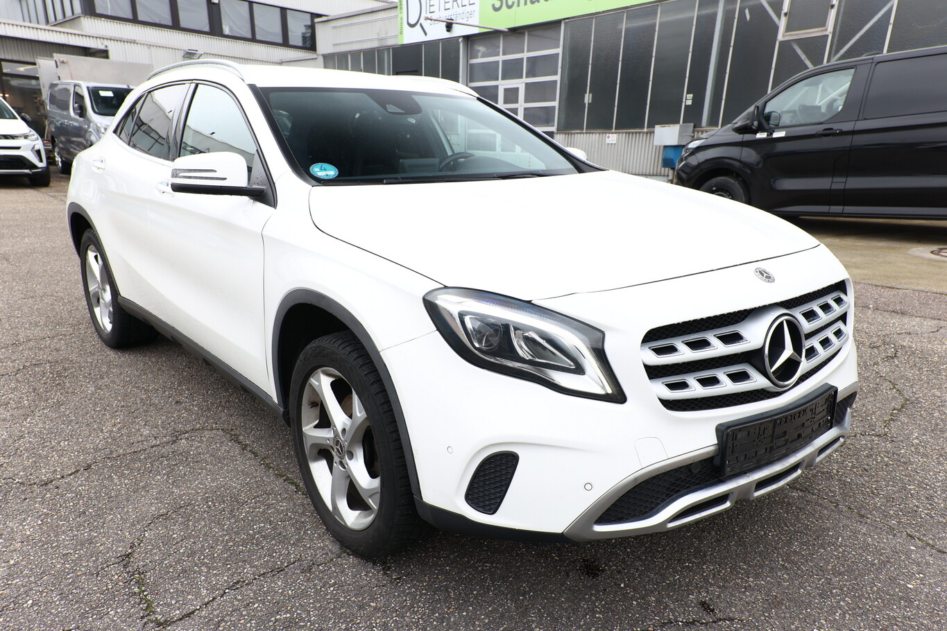 GLA 200 DCT Urban KeyL eHK Nav Kam SHZ PrivG 18Z Gewerbeleasing – Bild 3