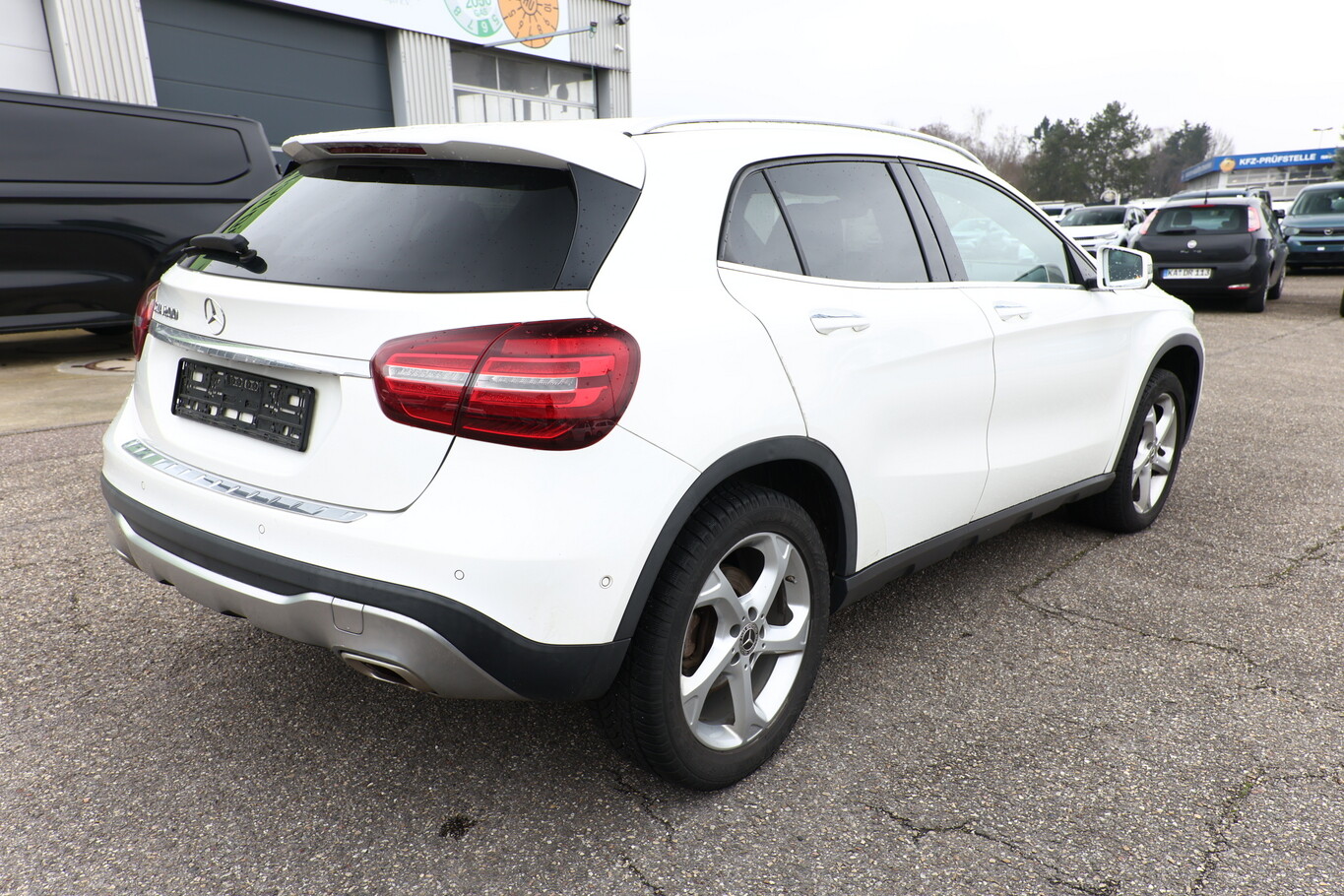 GLA 200 DCT Urban KeyL eHK Nav Kam SHZ PrivG 18Z Gewerbeleasing – Bild 4