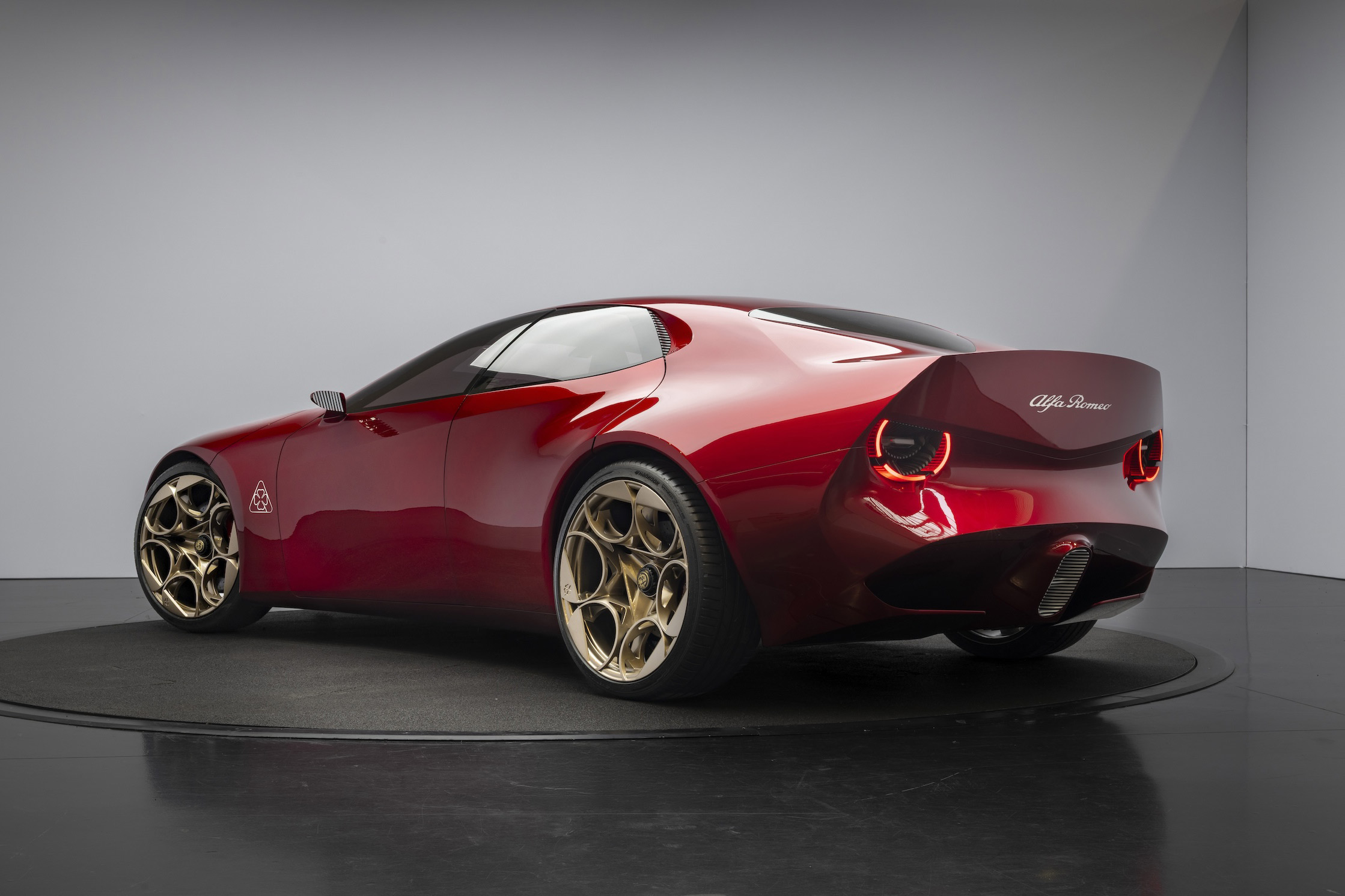 Alfa Romeo Cuorerosso Concept 2026 (2) Alfa Romeo Cuorerosso Concept 2026 (2)