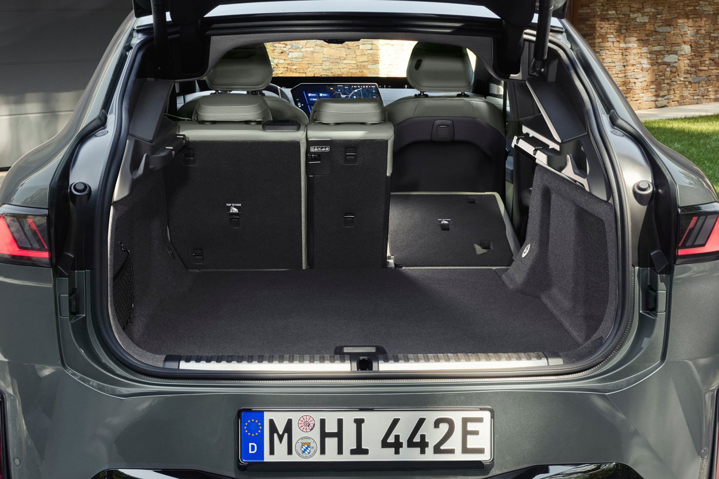 BMW iX4 2026 (1) BMW iX4 2026 (1)